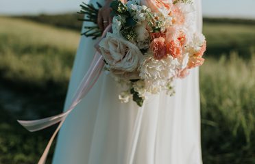 Article-Living-Coral-Bride-Bouquet